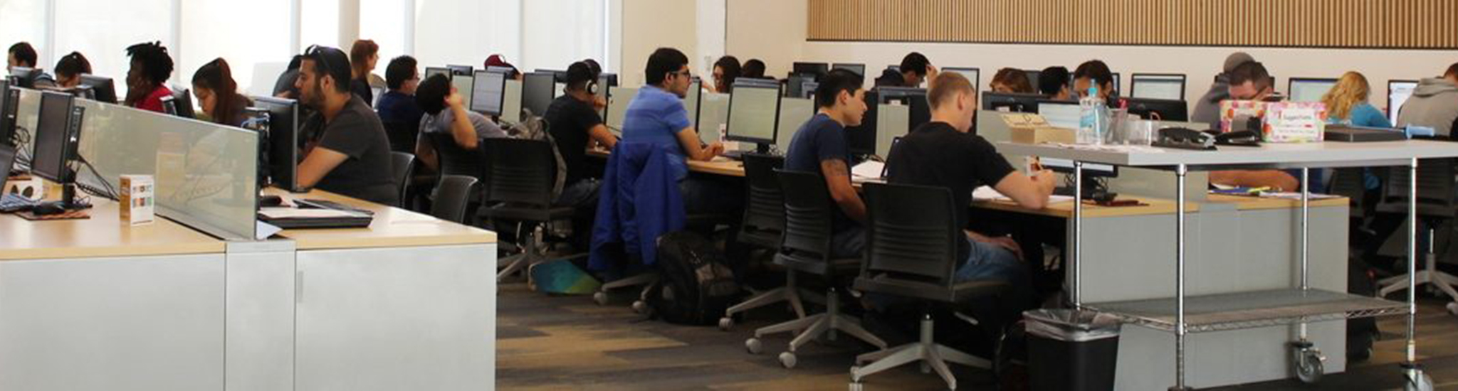 Students using computers in the HJLC computer lab.